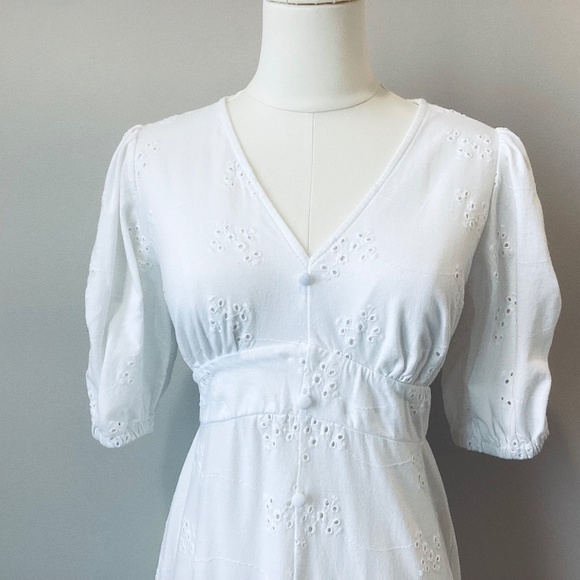 ASOS DESIGN Eyelet Tea Maxi Dress with Puff Sleeves - 8P - Picture 5 of 12